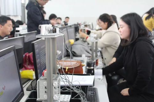 郑州市创客教育创意机器人设计与制作实操培训圆满举行